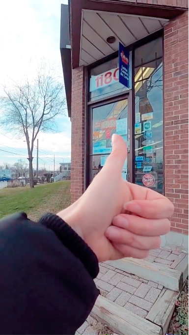 thumbs up at store