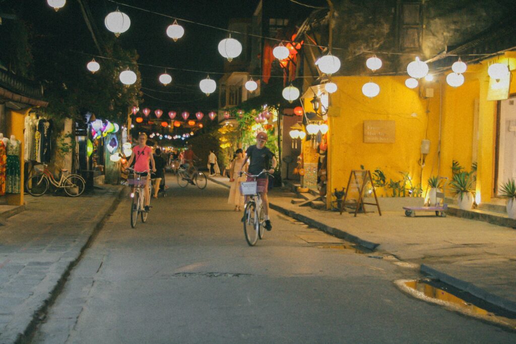 What Happens When Dancers Become Backpackers: A Sensational Duo in Vietnam by @DanikaDuarte #travel #vietnam #backpacking #backpackers #dancers