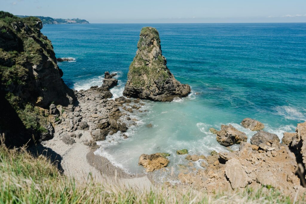 Daring to Let Go on the Northern Edge of Spain by@DanikaDuarte #solotravel #spain #asturias #letgo